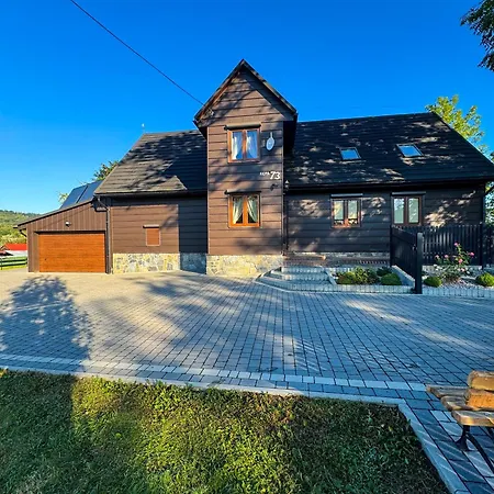 Beskid House Kurów