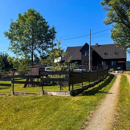 Dom wakacyjny Beskid House Kurów *